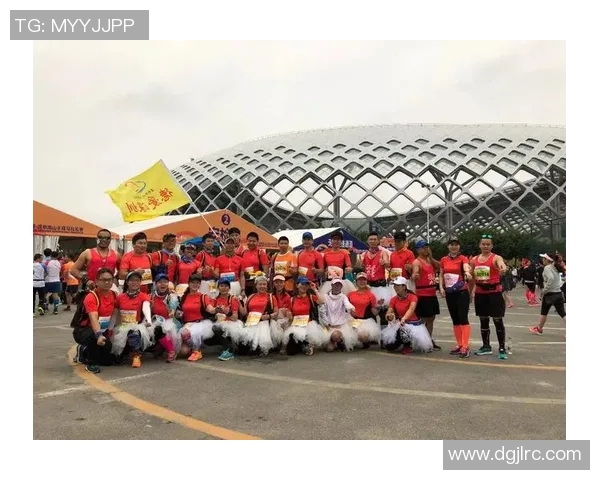 深圳湾区足球赛事直播盛况空前球迷热情高涨尽享精彩瞬间